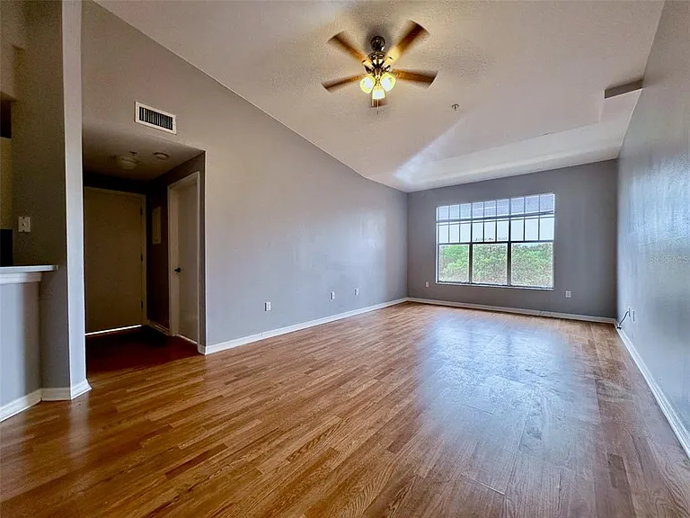 5578 Metrowest Blvd #1-302 — Photo 3