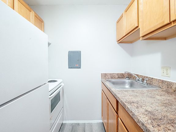 3rd image of 1956 Lexington Ave #24