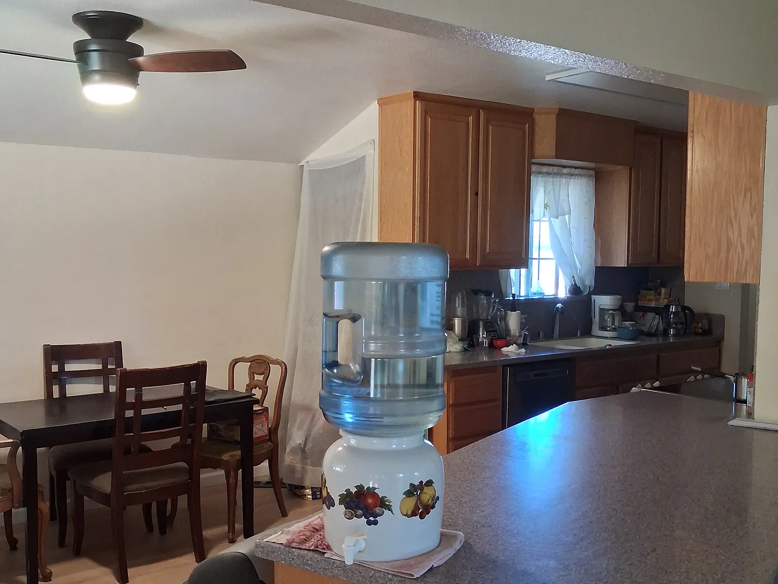 5 bed, 1590 sqft, $1,300 — Photo 4