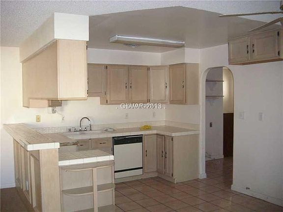 4th image of 2620 Demetrius Ave #0