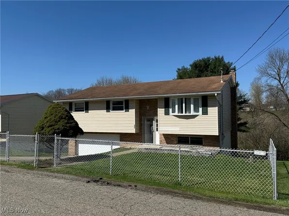 233 Frostview Dr, Wintersville, OH 43953