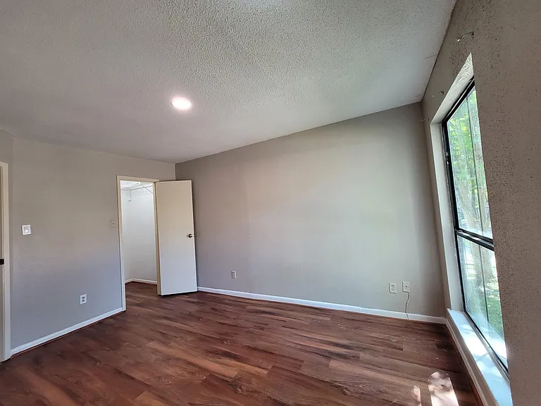 2814 S Bartell Dr #10 — Photo 12