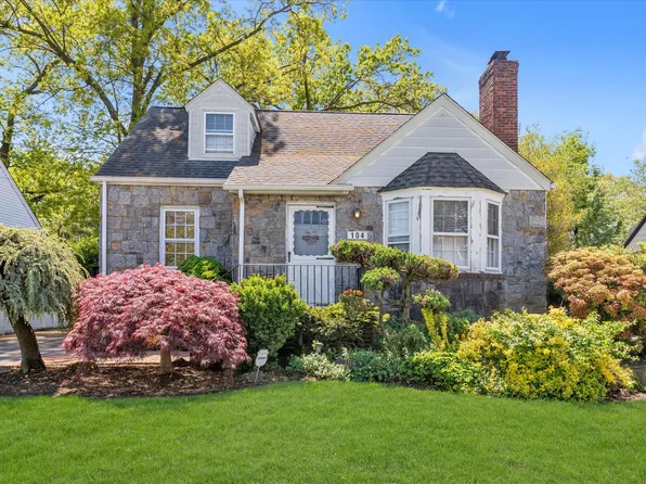 104 E Fenimore Street, Valley Stream, NY 11580
