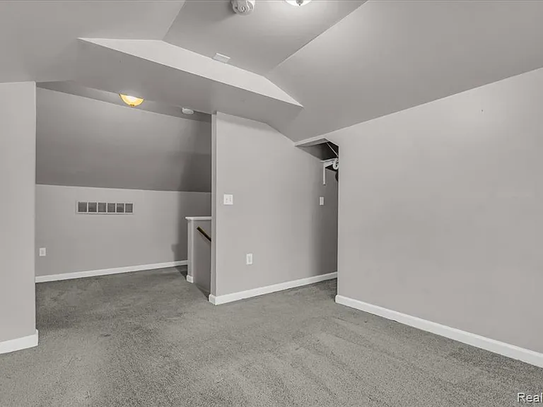 8268 Hudson Ave — Photo 14