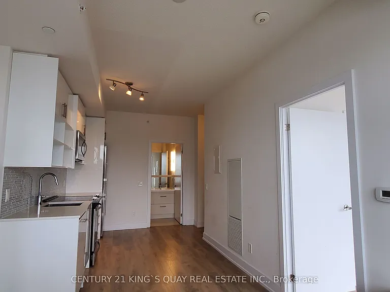 128 Fairview Mall Dr #1112 — Photo 5