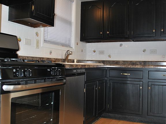 3rd image of 1315 Gifford Ct Unit D