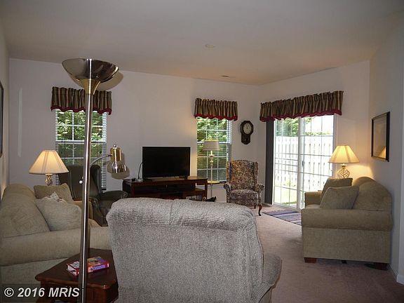 5th image of 9512 Airdrie Ln