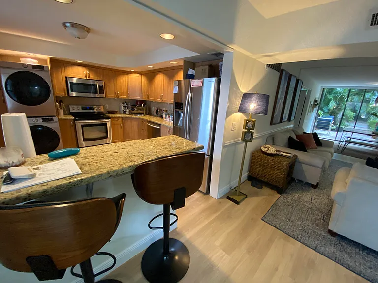 501 SW 11th Pl #106 — Photo 2