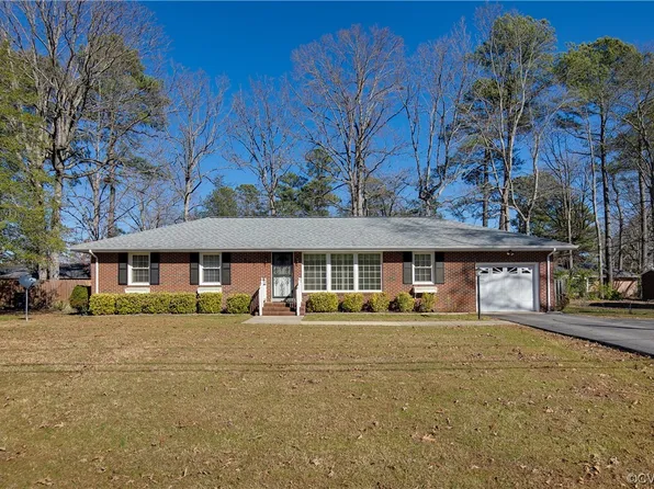 205 Homestead Dr, Colonial Heights, VA 23834
