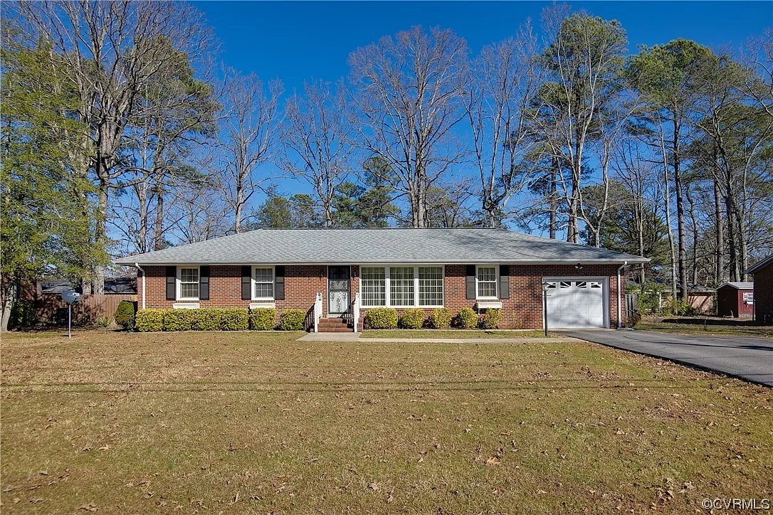 205 Homestead Dr photo 1