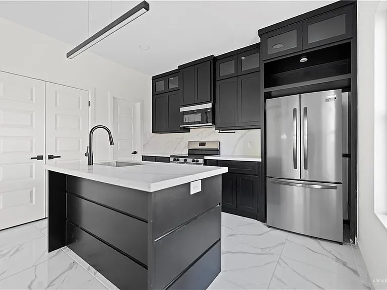 609 Buccaneers Dr #1 — Photo 5