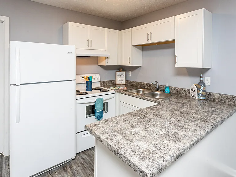 Spring Valley Flats — Photo 1