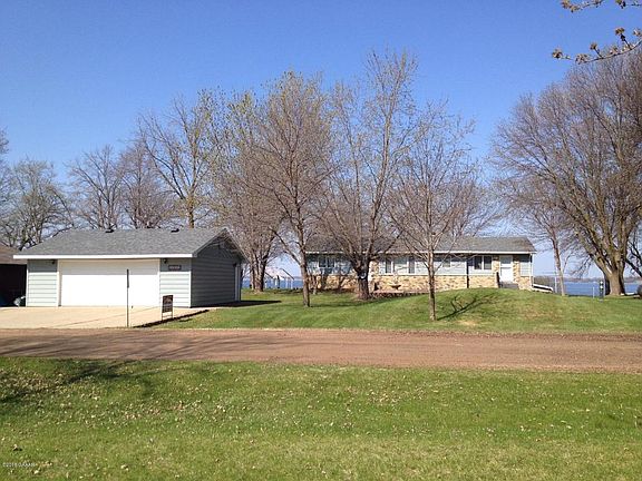 3rd image of 19041 Eastwood Dr