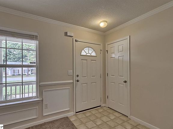 4th image of 102 Cedar Glen Dr
