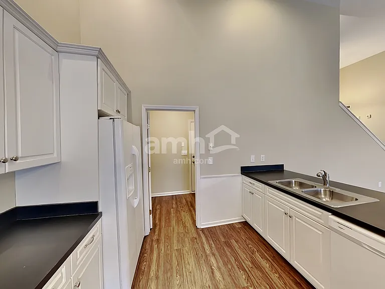 1005 Matheus Dr — Photo 8