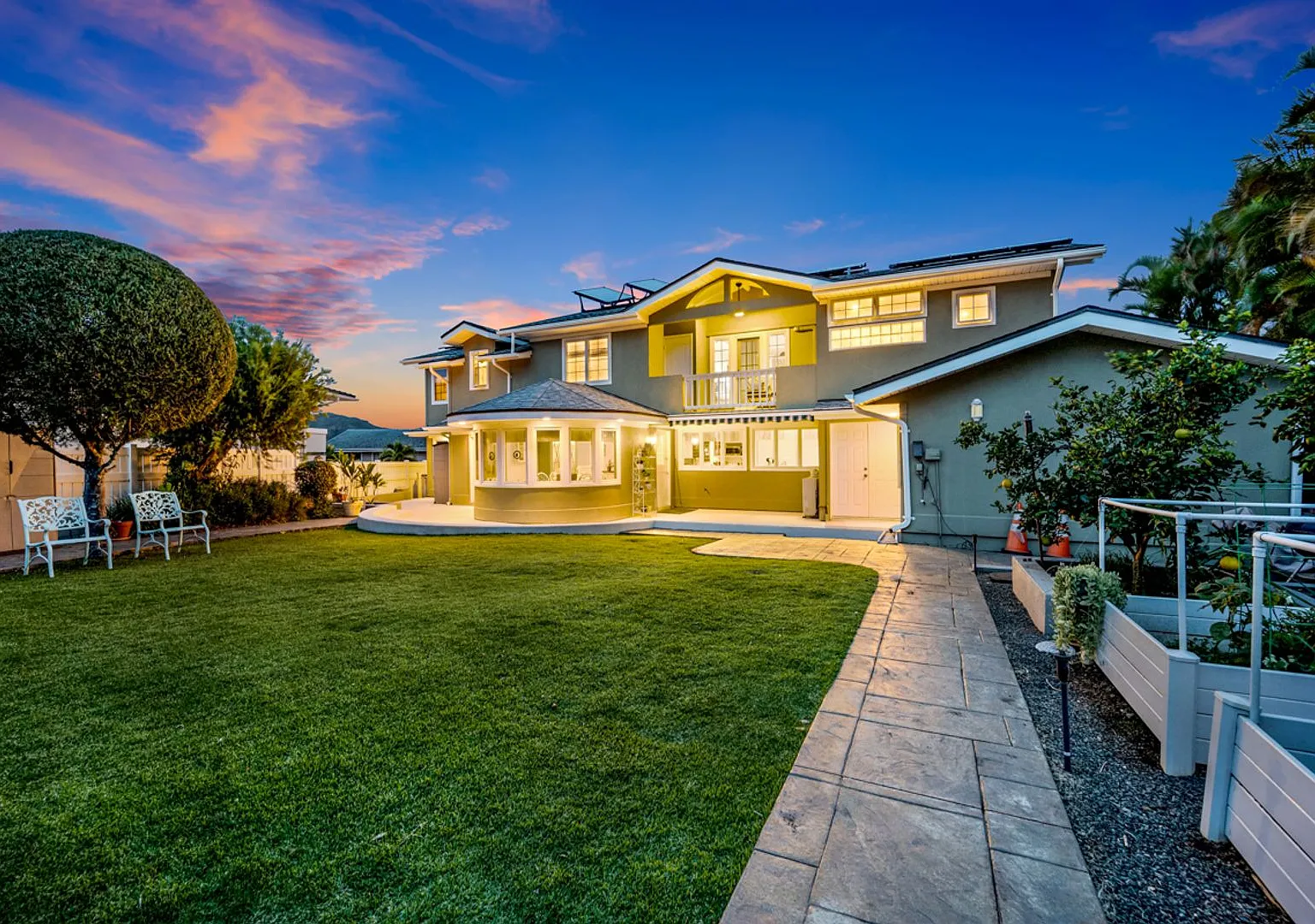 Luxury 4 Bed/4Bath Kailua — Photo 2