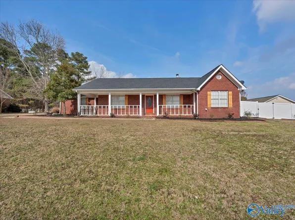 41 Kid Creek Dr, Union Grove, AL 35175