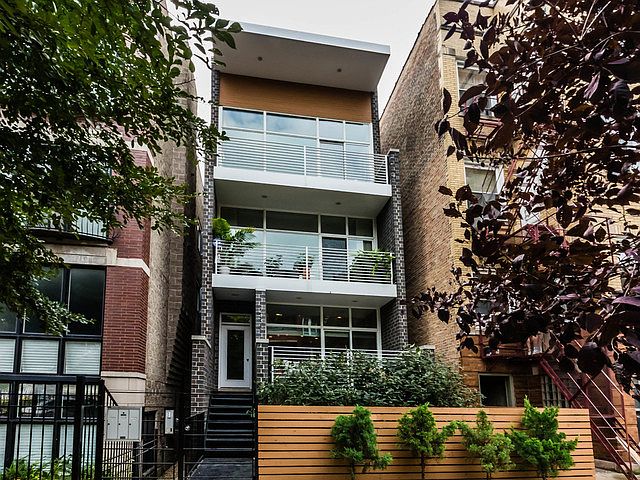 1st image of 2435 W Walton St APT 1