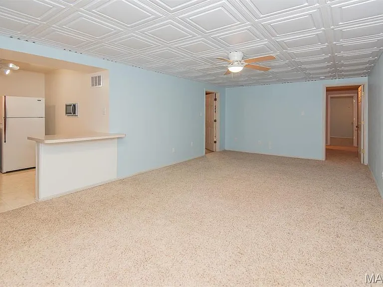 4 Barrington Dr — Photo 27