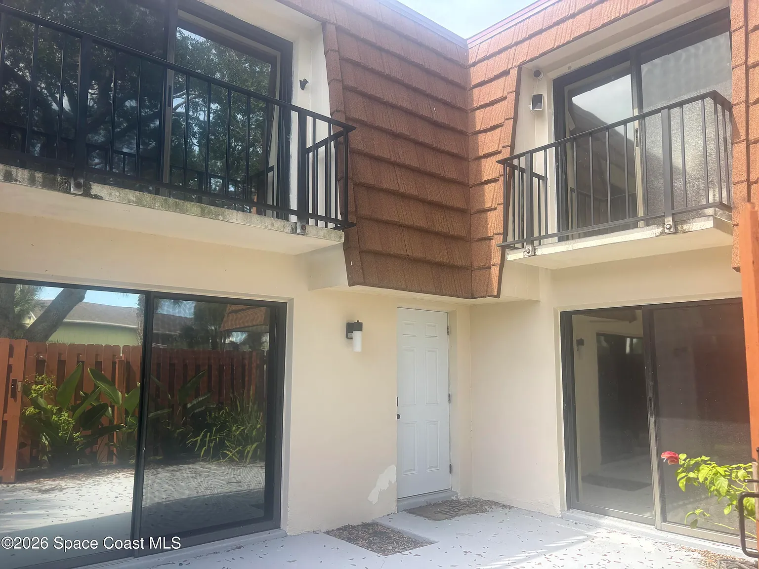 2 bed, 1.5 bath, 1236 sqft, $1,700 — Photo 2
