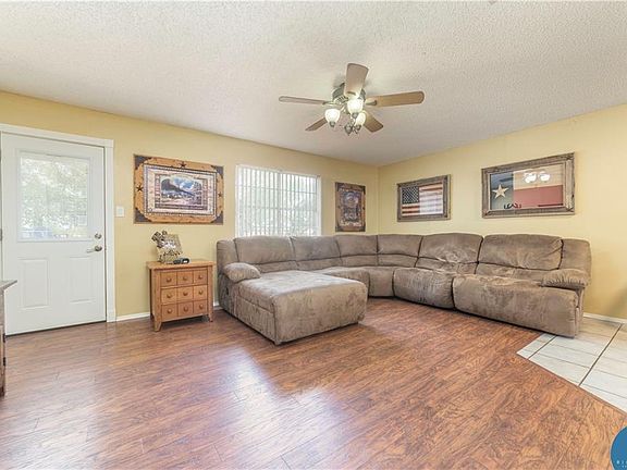 2nd image of 500 Parkway Dr