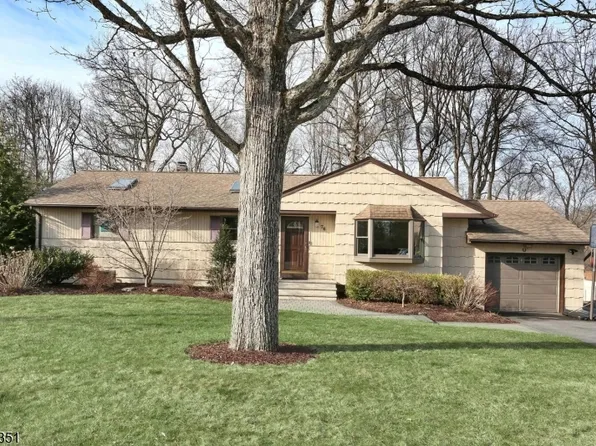 76 Catherine Ct, Ringwood Boro, NJ 07456