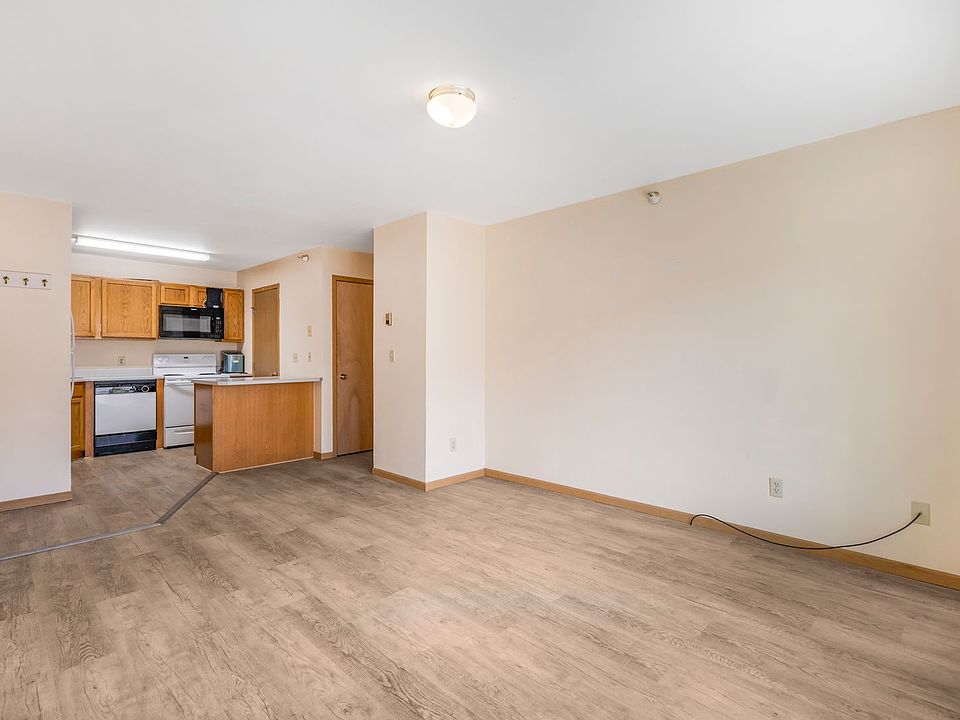 1st image of 13 Moose Ridge Rd #11