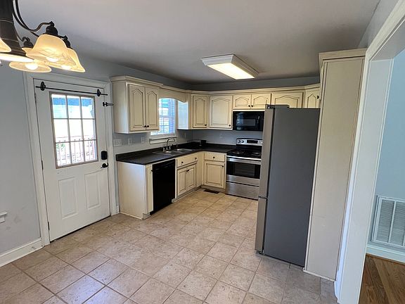 5th image of 2029 Armstrong Loop