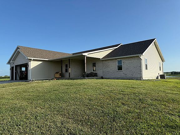 3rd image of 5550 Hidden Valley Rd