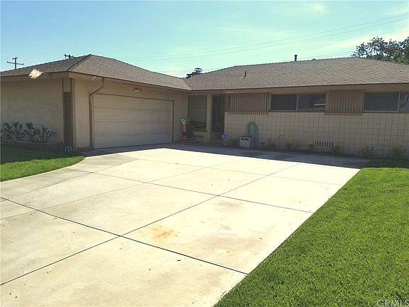 2nd image of 2258 E Banyan Pl