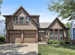 21518 W 54th St, Shawnee, KS 66226