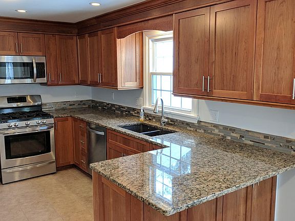 2nd image of 17 Green Hill Ln