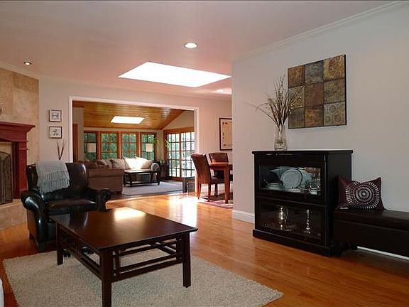 3rd image of 11871 Brookglen Dr