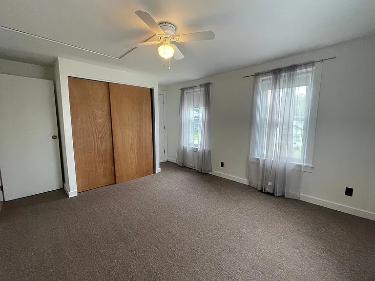67 Carson Ave — Photo 16