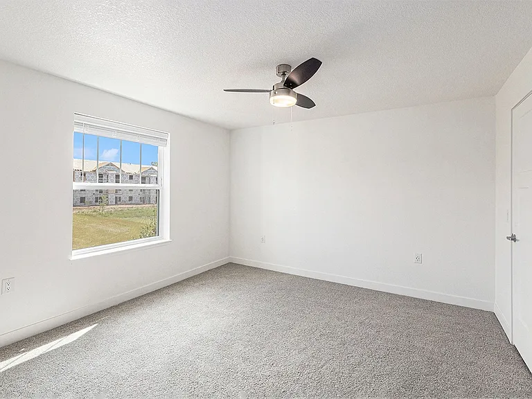 Eagle Ridge Apartment Homes — Photo 36