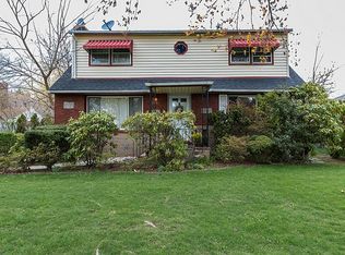 2118 Renfrew Ave, Elmont, NY 11003