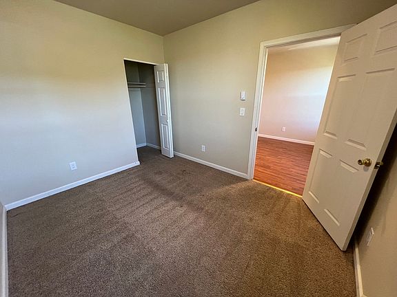 5th image of 842 Davis Pl S #9