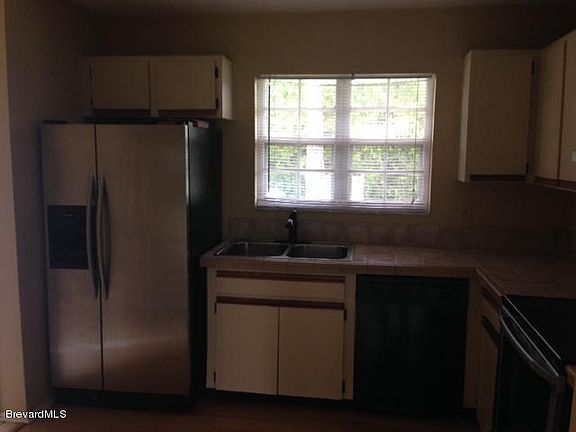 3rd image of 2195 Randall Ave SE