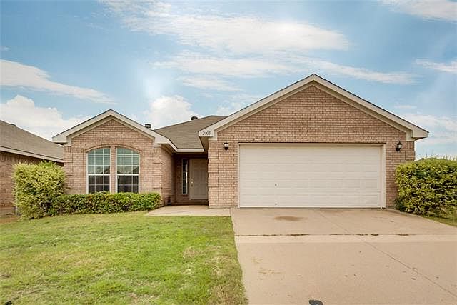 1st image of 2905 Carolina Dr