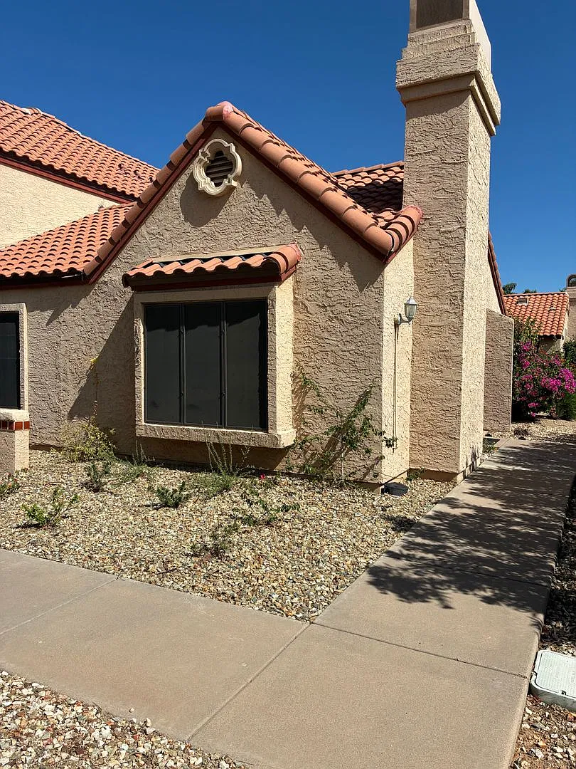 **Beautiful & Spacious 2 Bedroom/1 Bathroom Townhouse In Scottdale!! (Tatum Blvd & Bell Rd)** — Photo 1