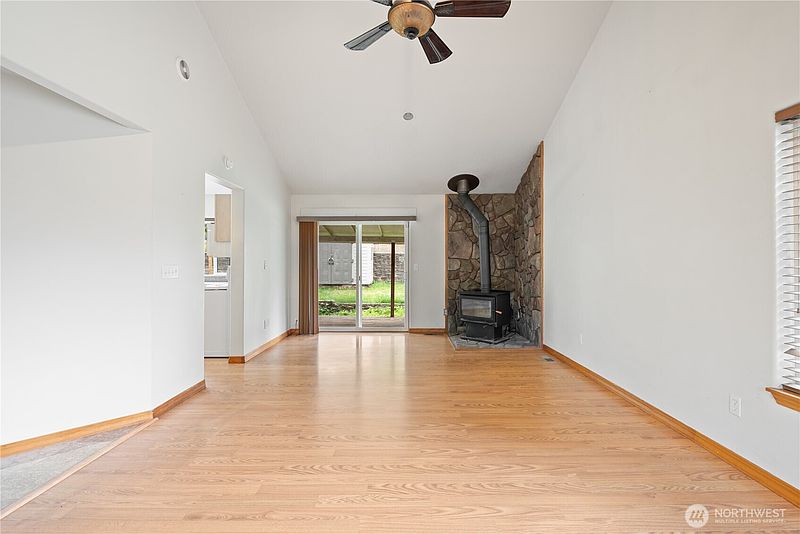 4th image of 217 Nevada Drive