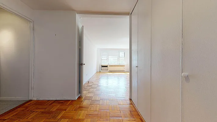 Rented by Bond New York | media 14