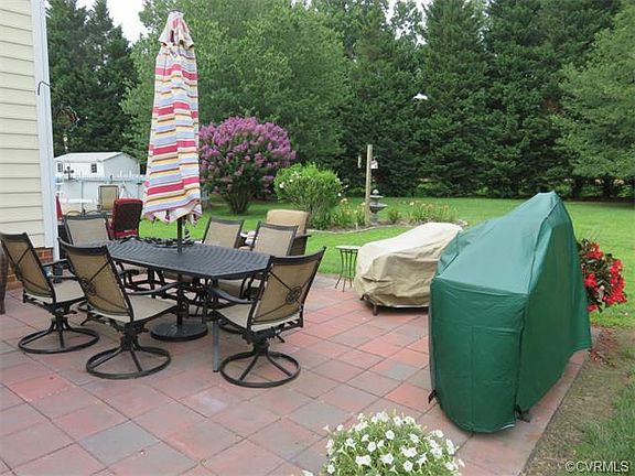 3rd image of 8310 Laurel Meadows Dr