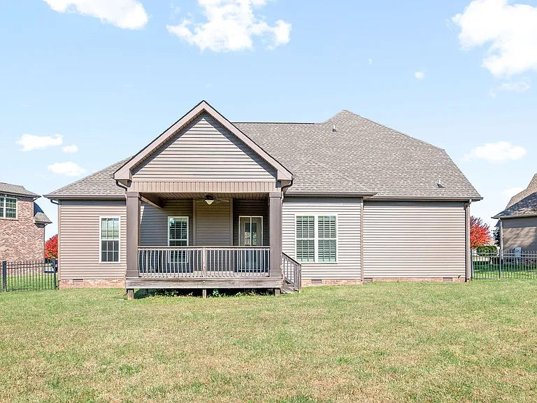 126 Parkland Cir — Photo 35