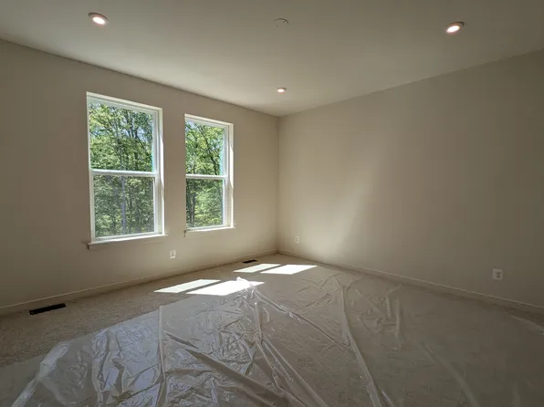 13194 Nixon Ln, Woodbridge, VA 22193