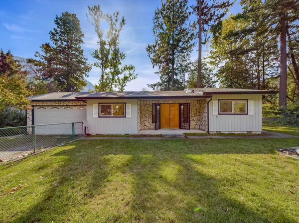 692 The Terrace Ln, Willow Creek, CA 95573