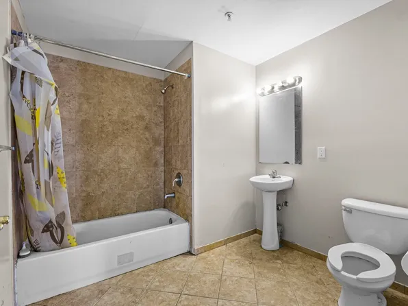 845 Newark Avenue image 23 of 26