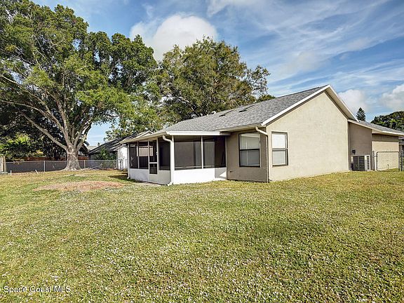 4th image of 3486 Areca Palm Ave