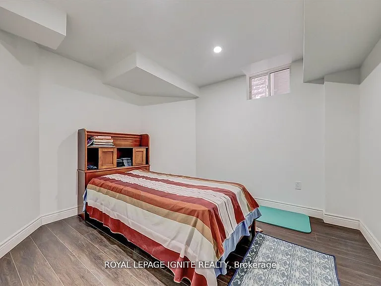114 Lawrence Pilkington Ave #BASEMENT — Photo 16