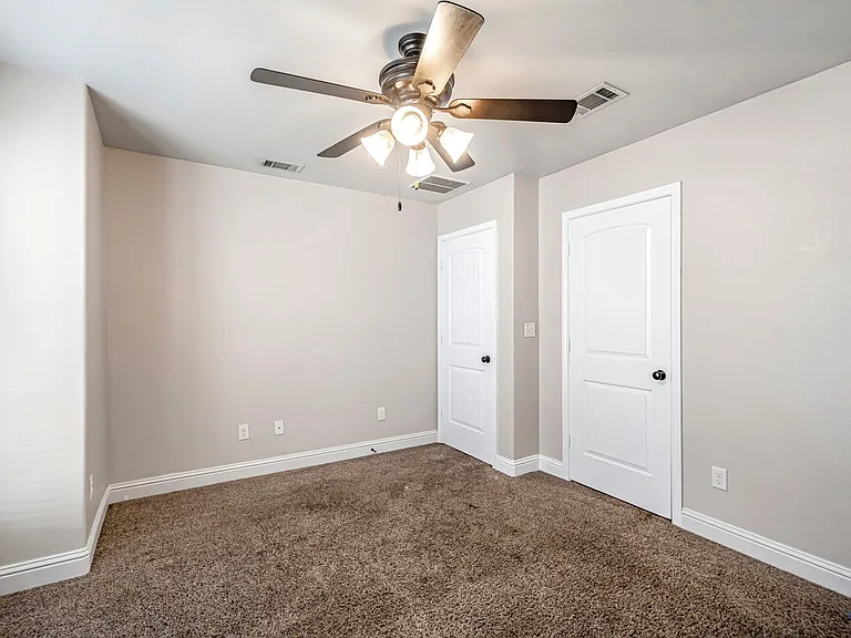 423 O'Rourke St — Photo 35